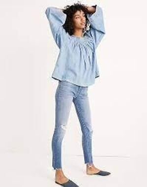 Madewell 9" Mid-Rise Skinny Jeans in Frankie Wash: Torn Knee Edition Size 26